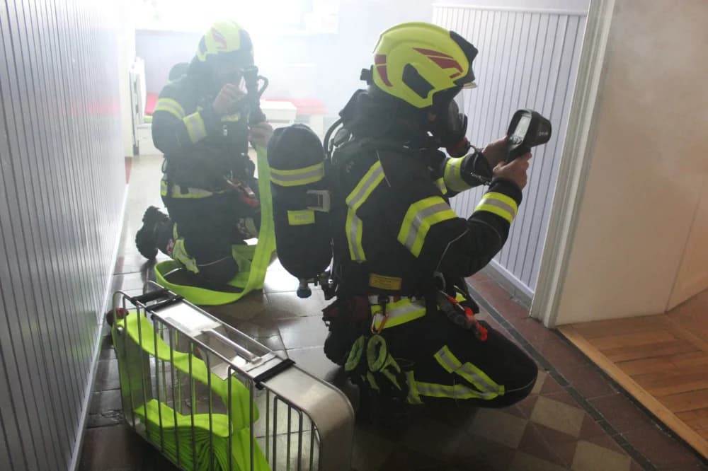 Održana vježba evakuacije i spašavanja u slučaju požara u Kanižlićevoj školi /FOTO/