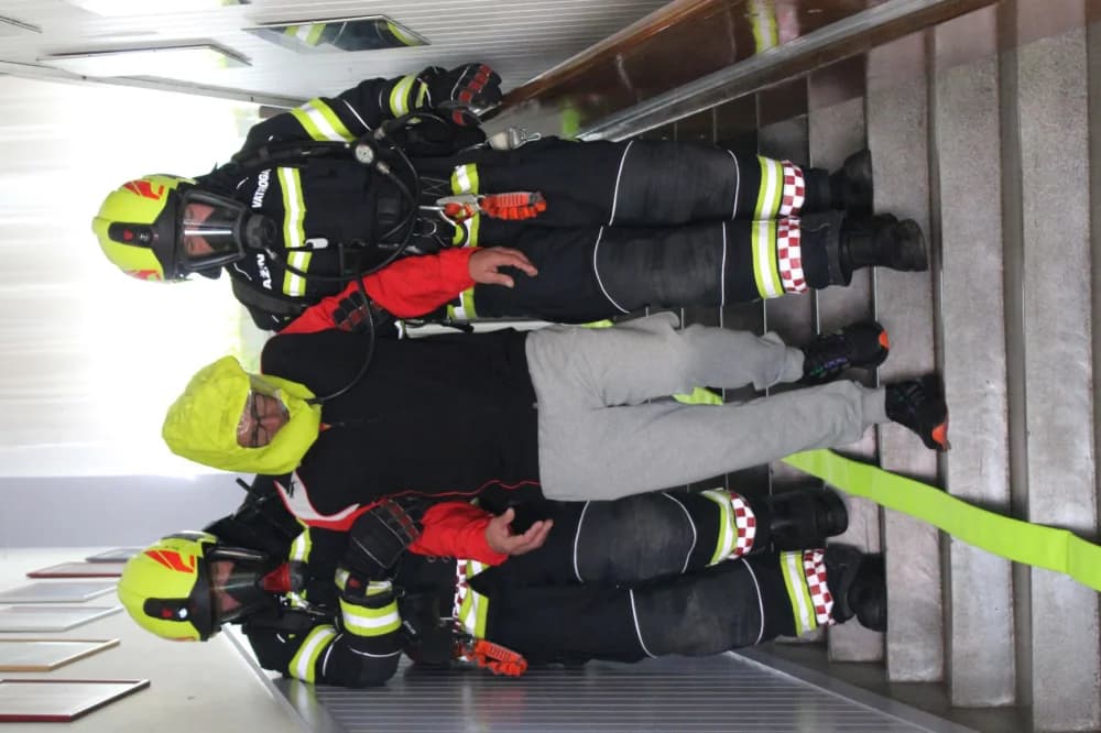 Održana vježba evakuacije i spašavanja u slučaju požara u Kanižlićevoj školi /FOTO/