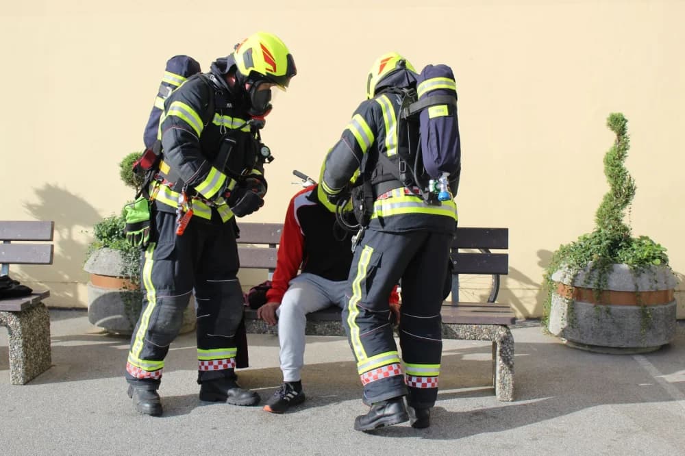 Održana vježba evakuacije i spašavanja u slučaju požara u Kanižlićevoj školi /FOTO/