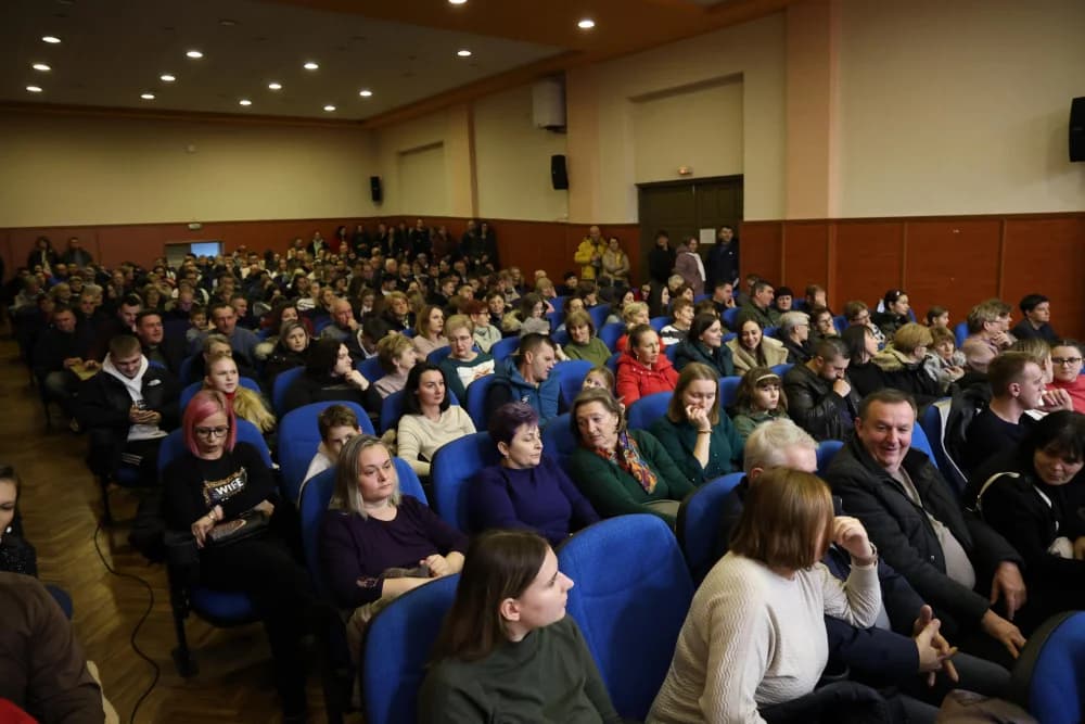 Oduševljenje kutjevačke publike i ove godine: Kutjevački tamburaški orkestar, solisti i Tamburaški sastav brodsko-posavskih policajaca nizao skladbe