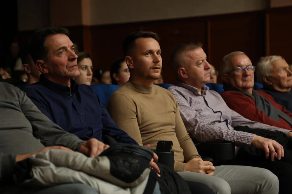Oduševljenje kutjevačke publike i ove godine: Kutjevački tamburaški orkestar, solisti i Tamburaški sastav brodsko-posavskih policajaca nizao skladbe