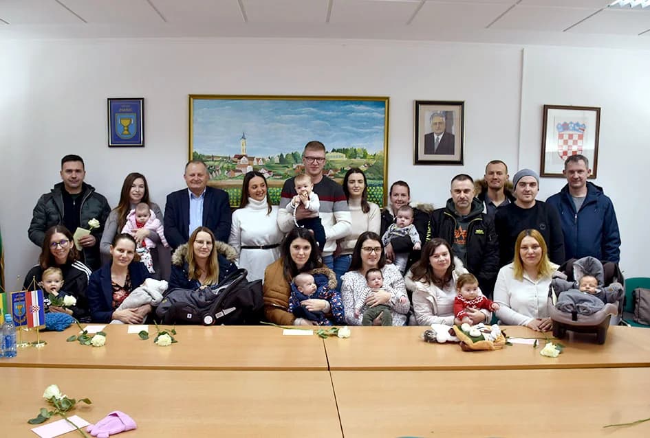OPĆINA JAKŠIĆ DARIVALA RODITELJE NOVOĐENE DJECE: Prvi puta više dječaka