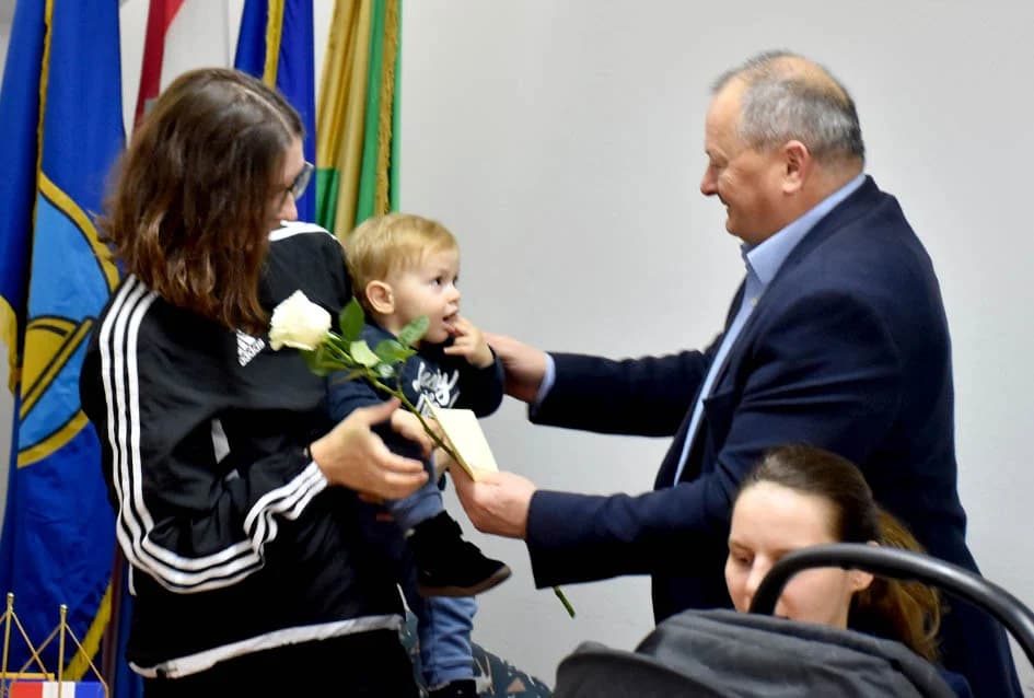 OPĆINA JAKŠIĆ DARIVALA RODITELJE NOVOĐENE DJECE: Prvi puta više dječaka