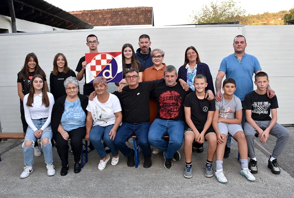 Ugostio pedesetak uzvanika [FOTO]