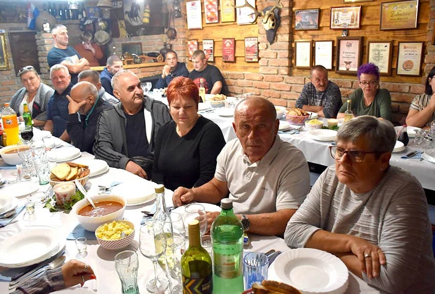 Ugostio pedesetak uzvanika [FOTO]