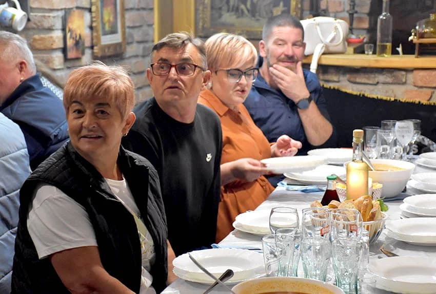 Ugostio pedesetak uzvanika [FOTO]