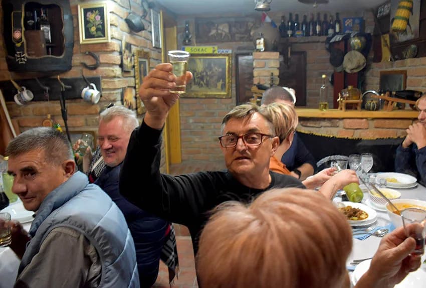 Ugostio pedesetak uzvanika [FOTO]