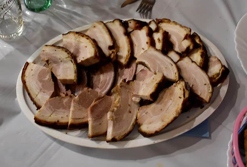 Ugostio pedesetak uzvanika [FOTO]