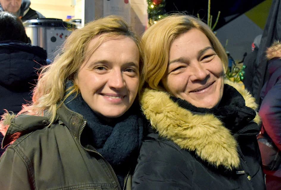 PONOVO OŽIVJELA ADVENTSKA POZORNICA U POŽEGI: Splićani zagrijali hladne Požežane