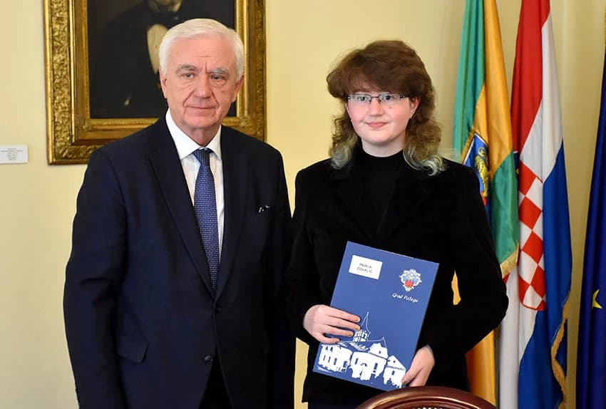 GRAD POŽEGA STIPENDIRA STUDENTE: Novčana pomoć za dvadeset novih studenata