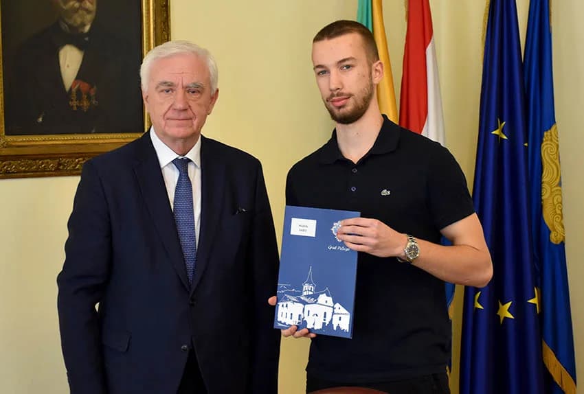 GRAD POŽEGA STIPENDIRA STUDENTE: Novčana pomoć za dvadeset novih studenata