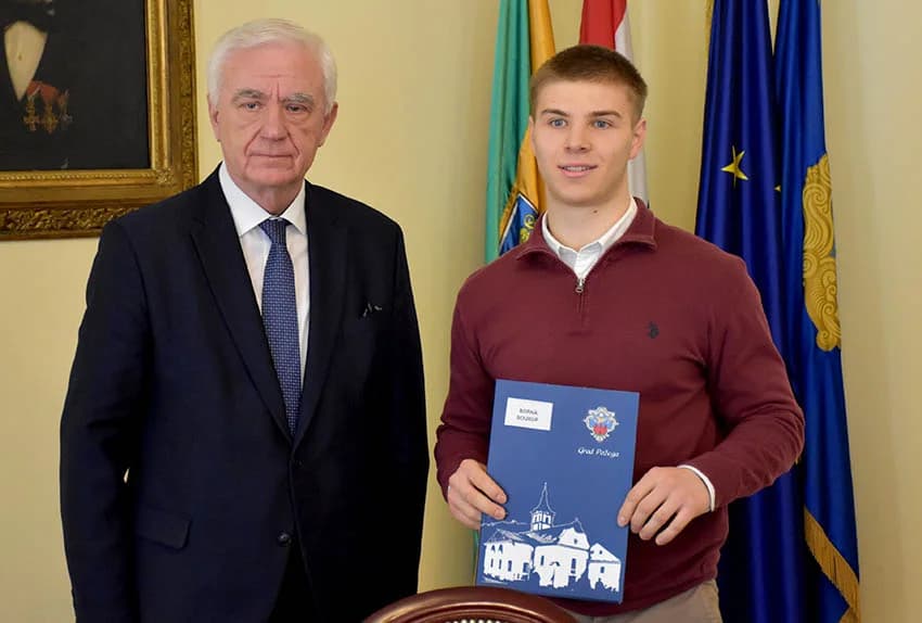 GRAD POŽEGA STIPENDIRA STUDENTE: Novčana pomoć za dvadeset novih studenata