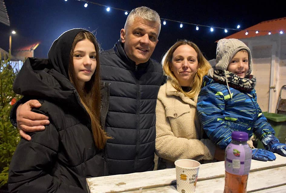 BLAGDANSKI PETAK IZA POŽEŠKE GRADSKE KUĆE  Nastupio lokalni dvojac, Teo i Marko