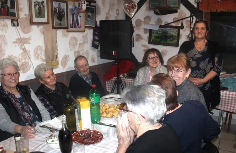 ZAVIČAJNI KUD „RAMA“ PLETERNICA: Održali tradicionalni božićni domjenak uz pjesmu i ples