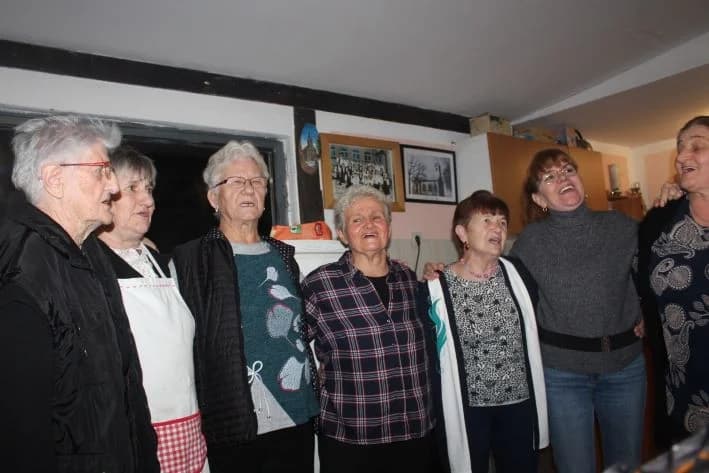 ZAVIČAJNI KUD „RAMA“ PLETERNICA: Održali tradicionalni božićni domjenak uz pjesmu i ples
