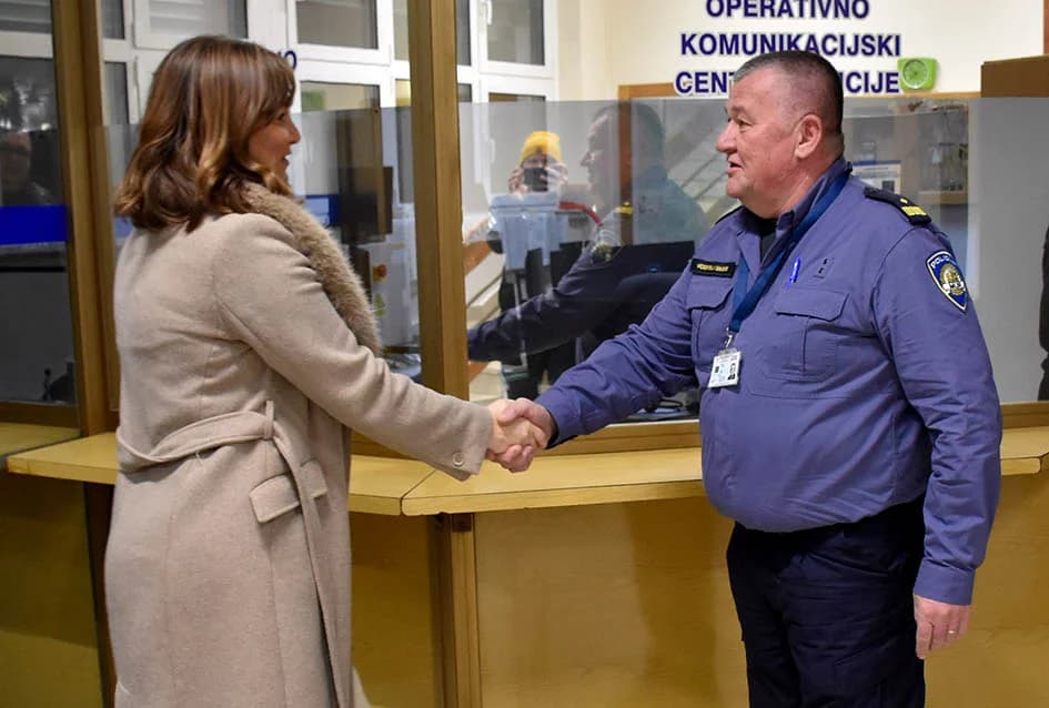 Dežurne službe u novogodišnjoj noći posjetili gradonačelnik Požege dr.sc. Željko Glavić i požeško-slavonska županica Antonija Jozić