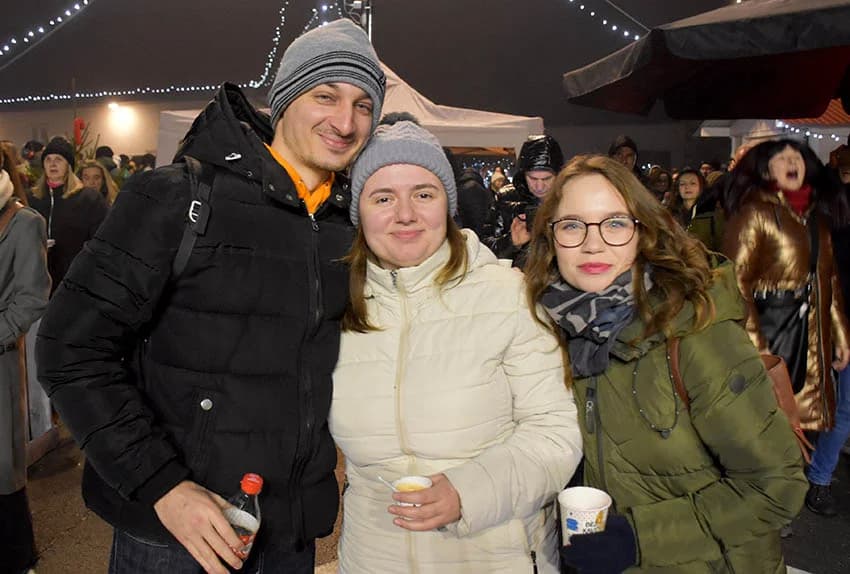 NAJLUĐA NOĆ U POŽEGI: Uz šampanjac i ples dočekana Nova godina