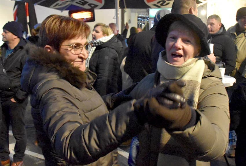 NAJLUĐA NOĆ U POŽEGI: Uz šampanjac i ples dočekana Nova godina