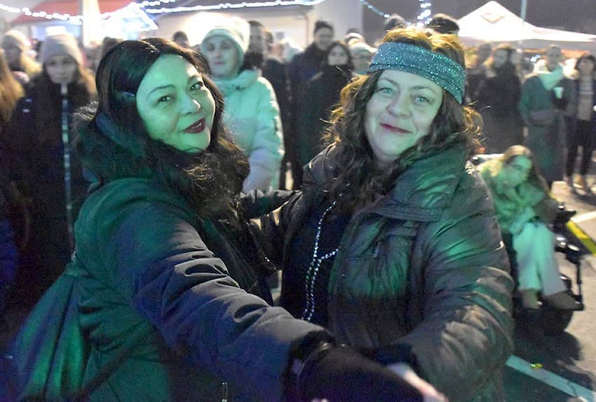 NAJLUĐA NOĆ U POŽEGI: Uz šampanjac i ples dočekana Nova godina