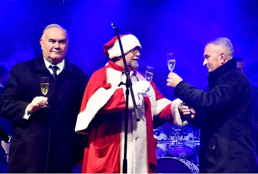NAJLUĐA NOĆ U POŽEGI: Uz šampanjac i ples dočekana Nova godina