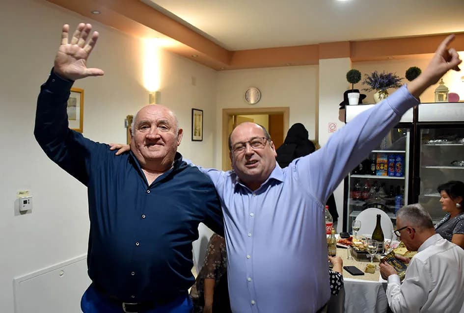 DOČEK NOVE GODINE U SVEČANOJ DVORANI LUKI U POŽEGI: Veselo do ranih jutarnjih sati