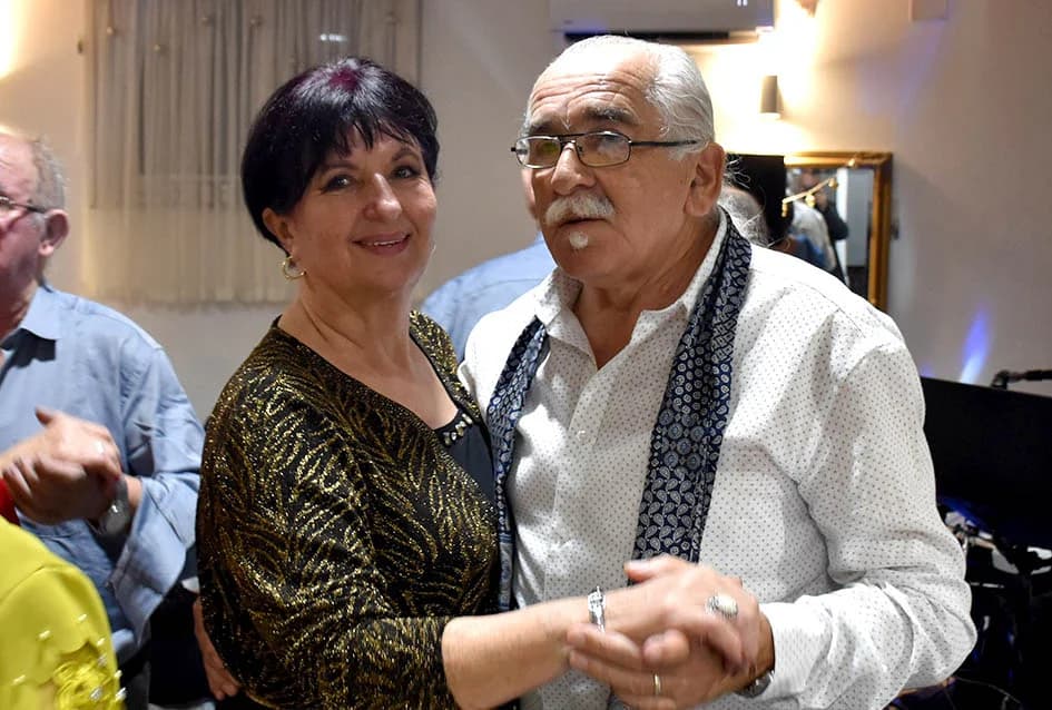 DOČEK NOVE GODINE U SVEČANOJ DVORANI LUKI U POŽEGI: Veselo do ranih jutarnjih sati