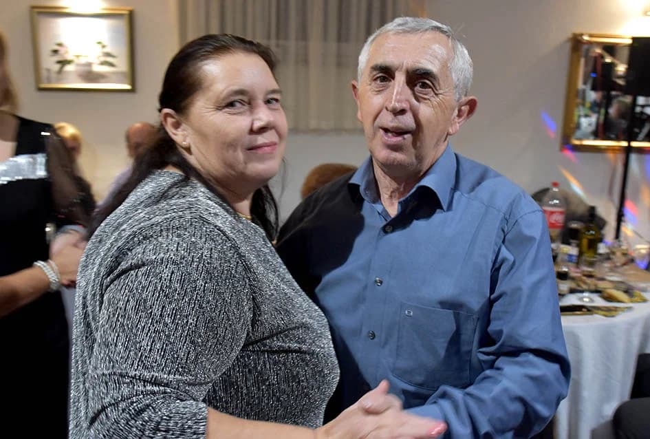 DOČEK NOVE GODINE U SVEČANOJ DVORANI LUKI U POŽEGI: Veselo do ranih jutarnjih sati