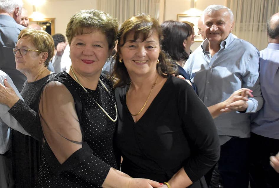 DOČEK NOVE GODINE U SVEČANOJ DVORANI LUKI U POŽEGI: Veselo do ranih jutarnjih sati