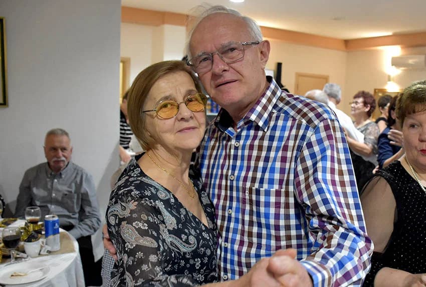 DOČEK NOVE GODINE U SVEČANOJ DVORANI LUKI U POŽEGI: Veselo do ranih jutarnjih sati