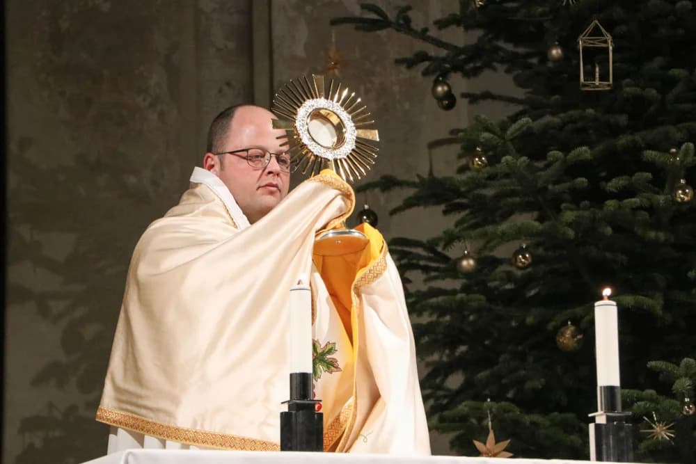 Molitveno bdijenje uoči Nove godine u požeškoj crkvi sv. Lovre