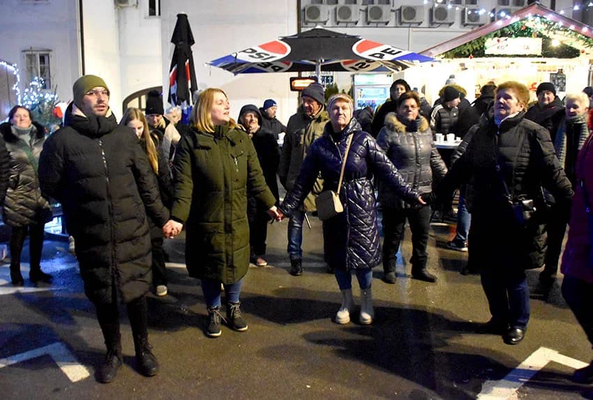 Ivan Štivić sve popularniji, a uz svoje tamburaše raspjevao više stotina Požežana