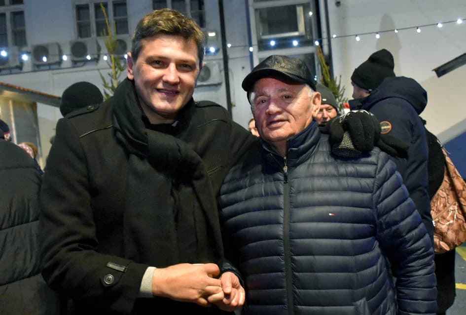 Ivan Štivić sve popularniji, a uz svoje tamburaše raspjevao više stotina Požežana