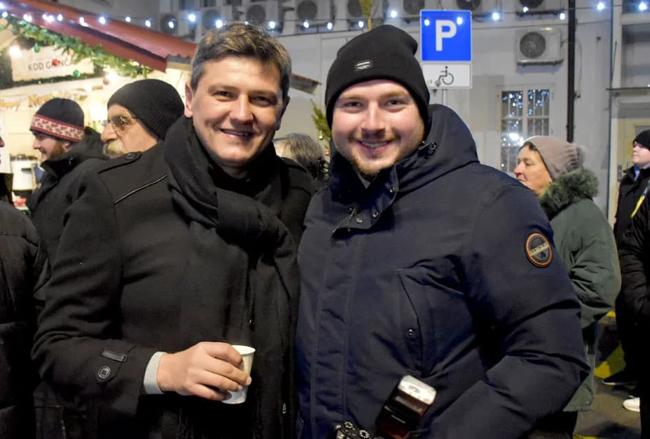 Ivan Štivić sve popularniji, a uz svoje tamburaše raspjevao više stotina Požežana