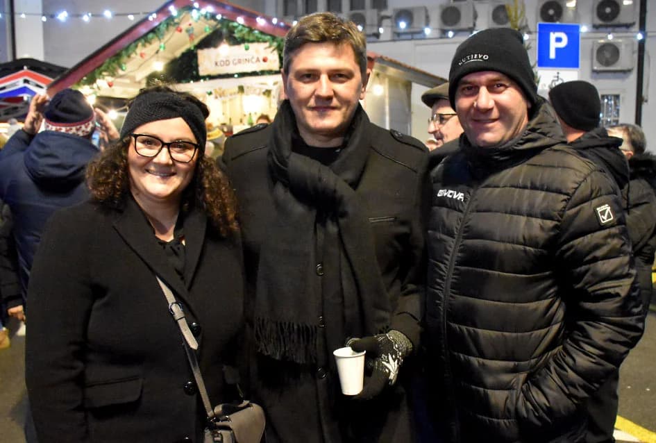 Ivan Štivić sve popularniji, a uz svoje tamburaše raspjevao više stotina Požežana