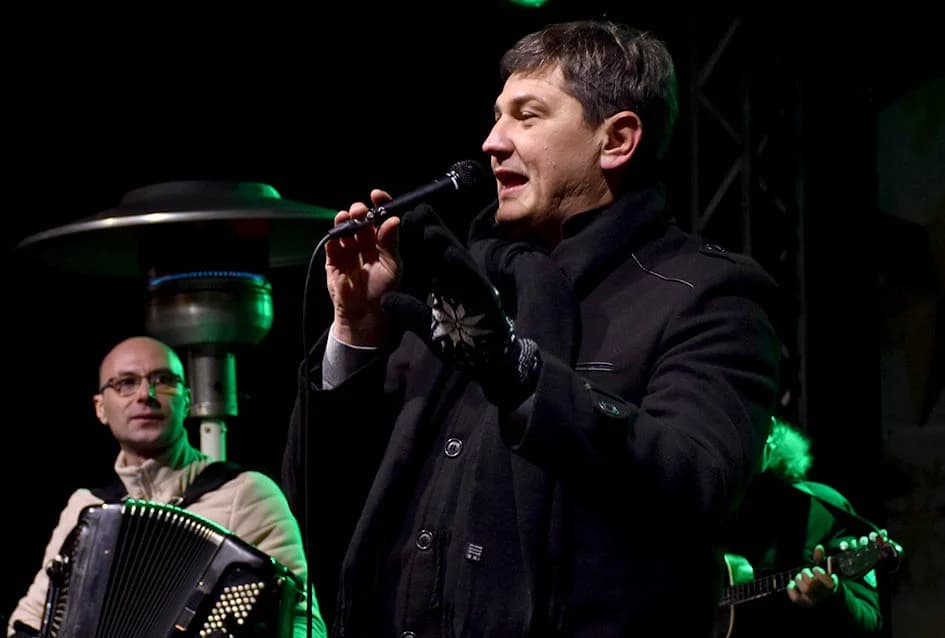 Ivan Štivić sve popularniji, a uz svoje tamburaše raspjevao više stotina Požežana