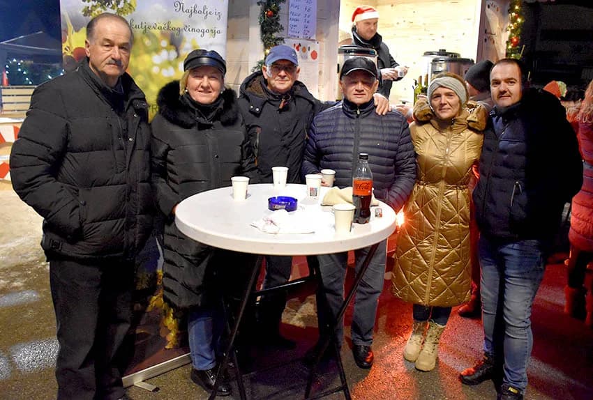 Ivan Štivić sve popularniji, a uz svoje tamburaše raspjevao više stotina Požežana