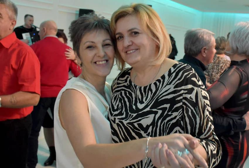 ZABAVA U POŽEŠKOJ SVEČANOJ DVORANI GLORIA: Uz ples i kola do iza ponoći