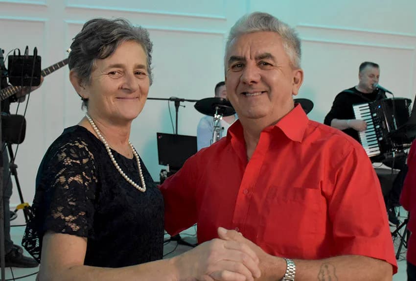 ZABAVA U POŽEŠKOJ SVEČANOJ DVORANI GLORIA: Uz ples i kola do iza ponoći