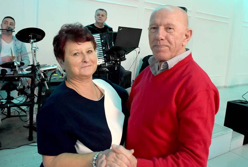 ZABAVA U POŽEŠKOJ SVEČANOJ DVORANI GLORIA: Uz ples i kola do iza ponoći