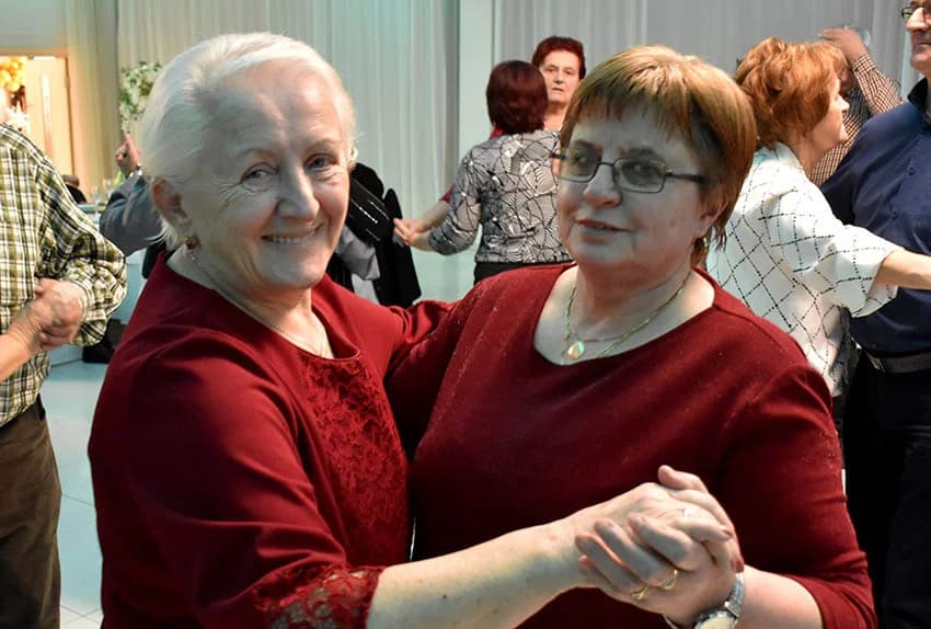 ZABAVA U POŽEŠKOJ SVEČANOJ DVORANI GLORIA: Uz ples i kola do iza ponoći