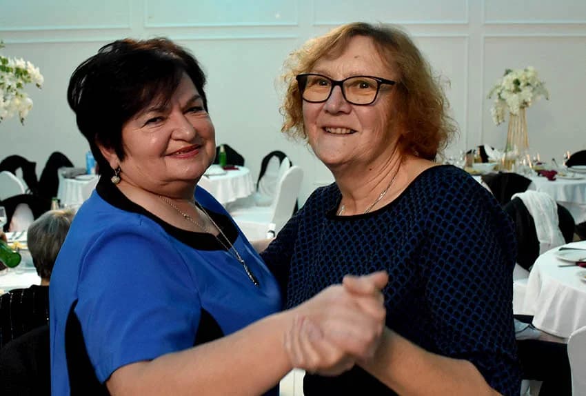 ZABAVA U POŽEŠKOJ SVEČANOJ DVORANI GLORIA: Uz ples i kola do iza ponoći