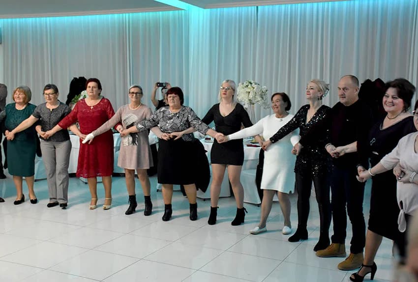 ZABAVA U POŽEŠKOJ SVEČANOJ DVORANI GLORIA: Uz ples i kola do iza ponoći