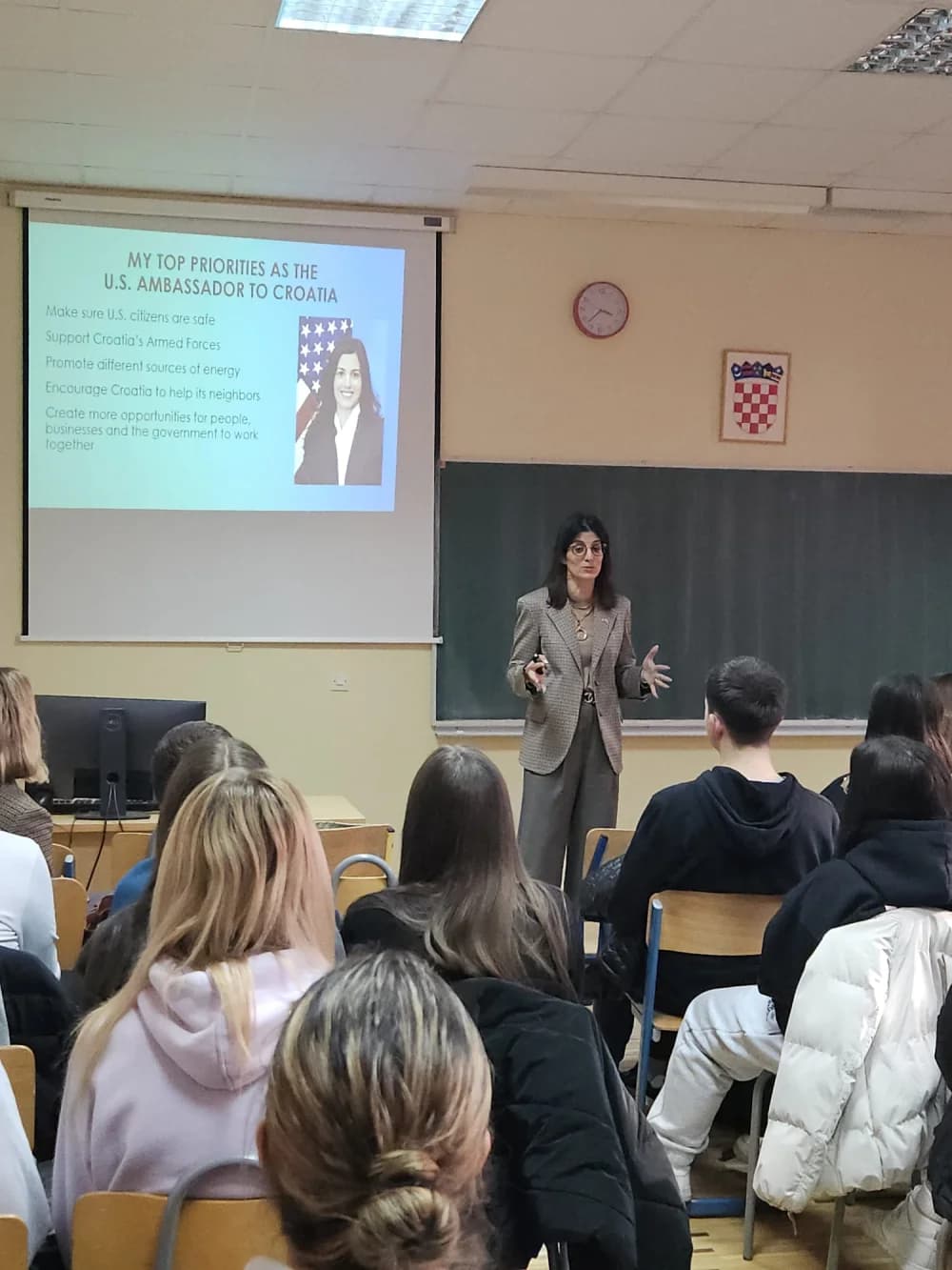 Američka veleposlanica posjetila Ekonomsku školu Požega