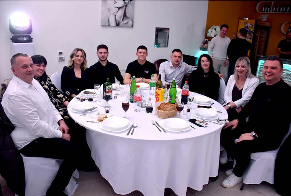 Gotovo 200 ugostitelja požeškog kraja veselo dočekalo svoju Novu godinu