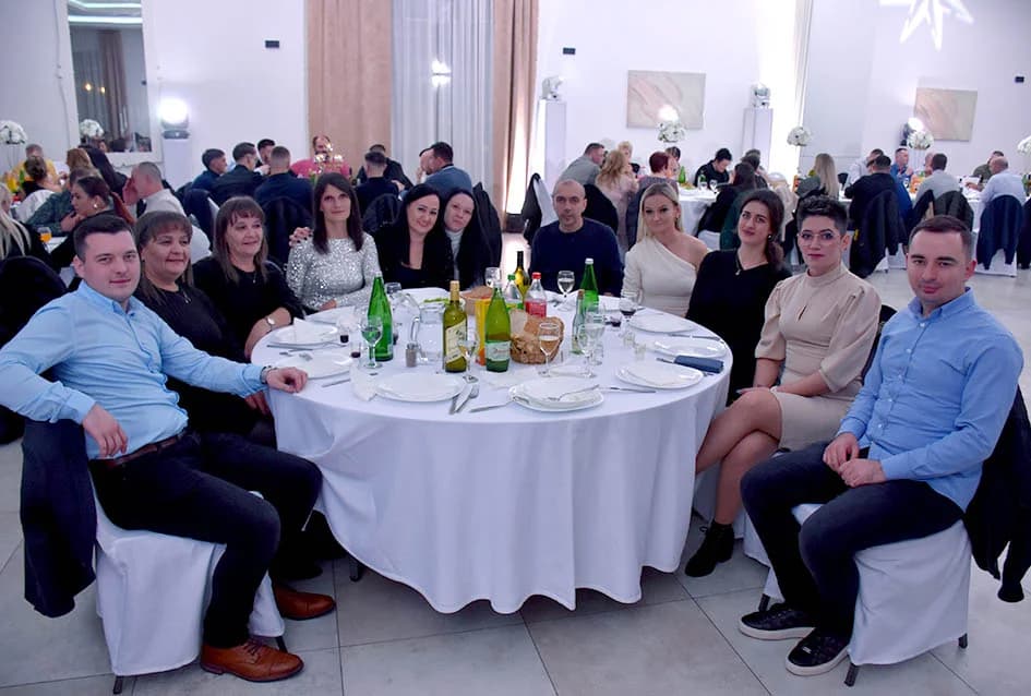 Gotovo 200 ugostitelja požeškog kraja veselo dočekalo svoju Novu godinu