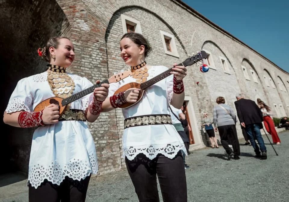 Kulturno-umjetničkom amaterizmu Požeštine potpore za priredbe, nošnje i glazbala