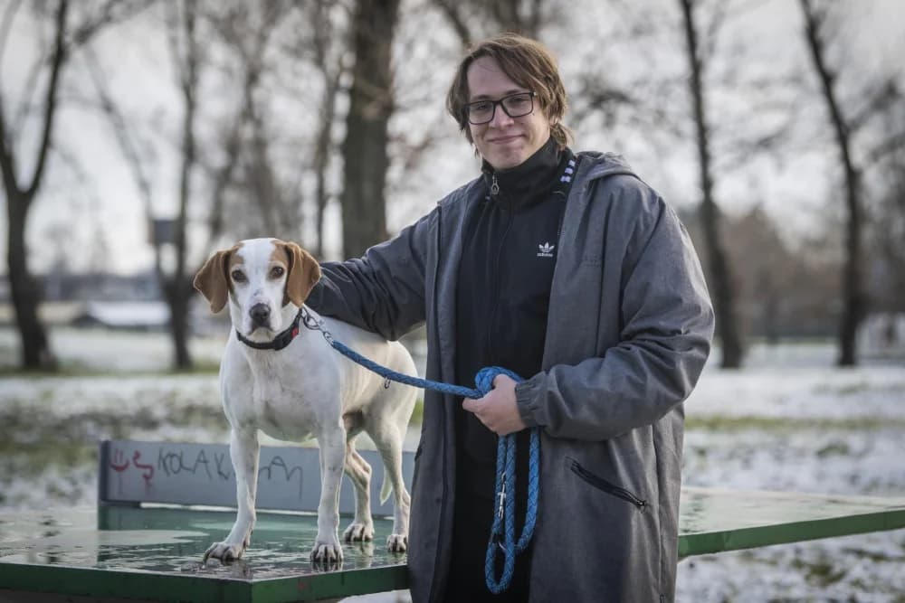 Ivan Grčić sa psom kojem je spasio život