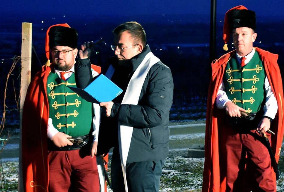 PROSLAVA VINCELOVA: Orezani prvi trsovi u vinogradima Kutjeva d.d. i time započela nova vinogradarska godina