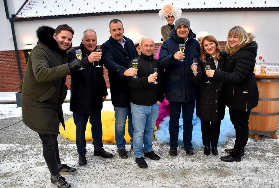 PROSLAVA VINCELOVA: Orezani prvi trsovi u vinogradima Kutjeva d.d. i time započela nova vinogradarska godina