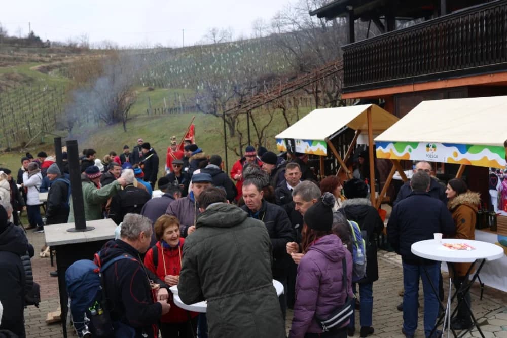 Na Požeškoj gori uz orezivanje trsova loze i blagoslov nazdravljeno novoj vinogradarskoj godini